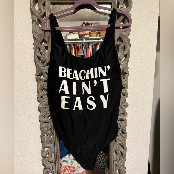 Lane Bryant Livi Swim One Piece Suit Beachin Ain’t Easy Black & White - Picture 2 of 9